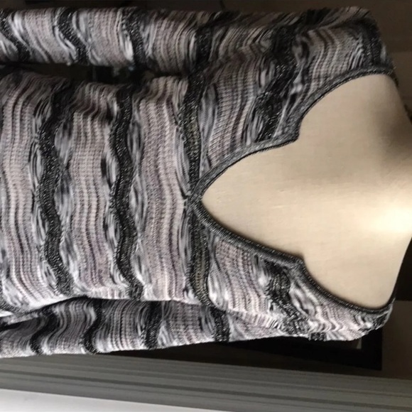 WHBM Tunic - Picture 2 of 4